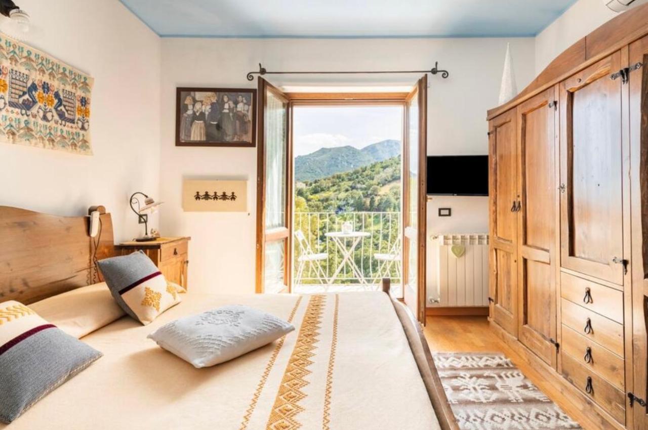 B&B Su Biancu Urzulei Bagian luar foto